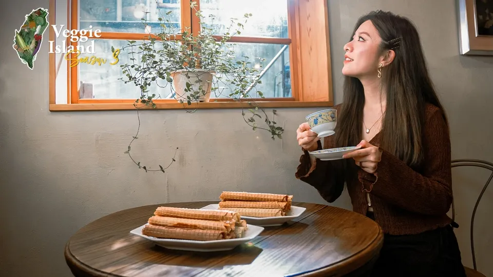 Japanese Rolled Sugar Cones are a Timeless Sweet Treat!-Veggie Island Ep. 4-2