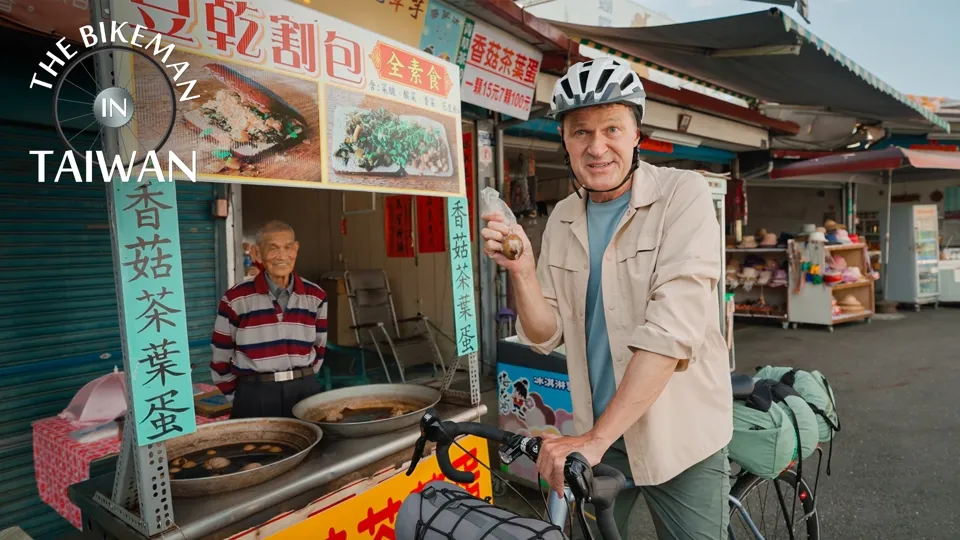Bubble Tea, Tea Eggs and Total Madness in the West-The Bikeman in Taiwan Ep. 5