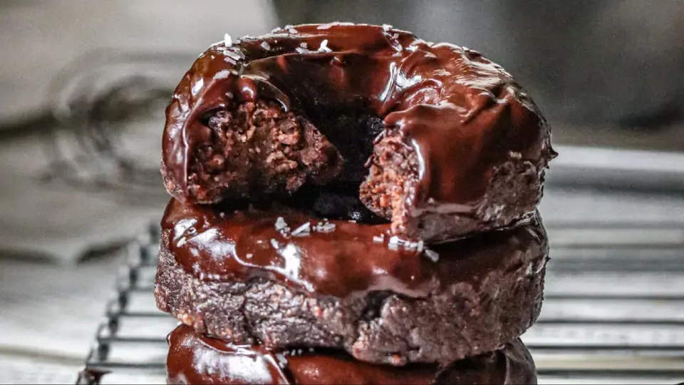 Chez Jorge Taiwanese Vegan Cuisine: Chocolate Tofu Donuts
