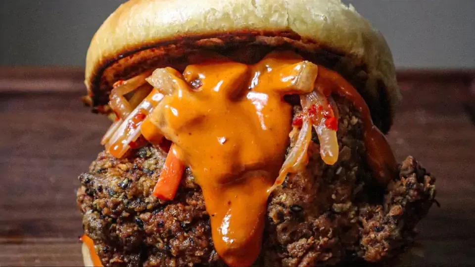 Chez Jorge Taiwanese Vegan Cuisine: Fried Chicken Sandwich