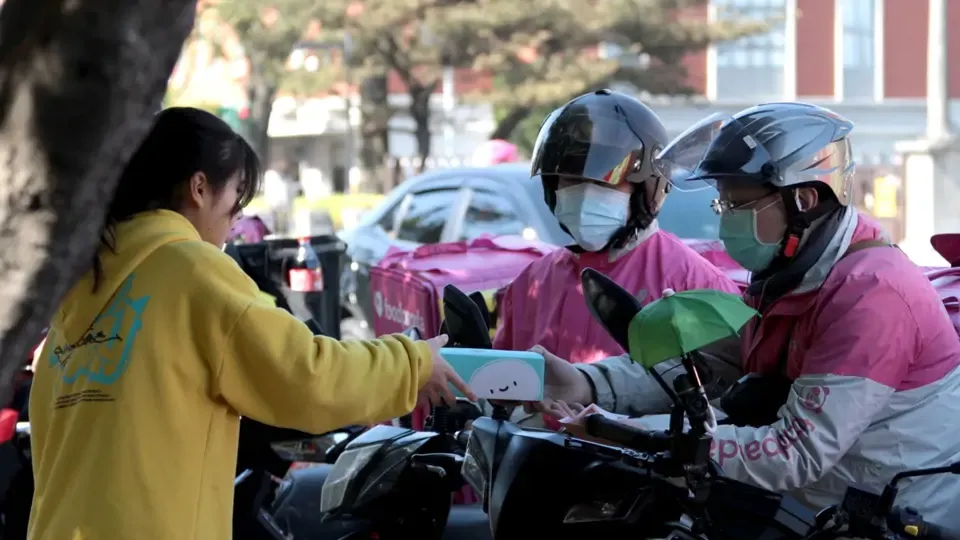  The Runner Who Brought the Pink Panda, foodpanda, Back to Life