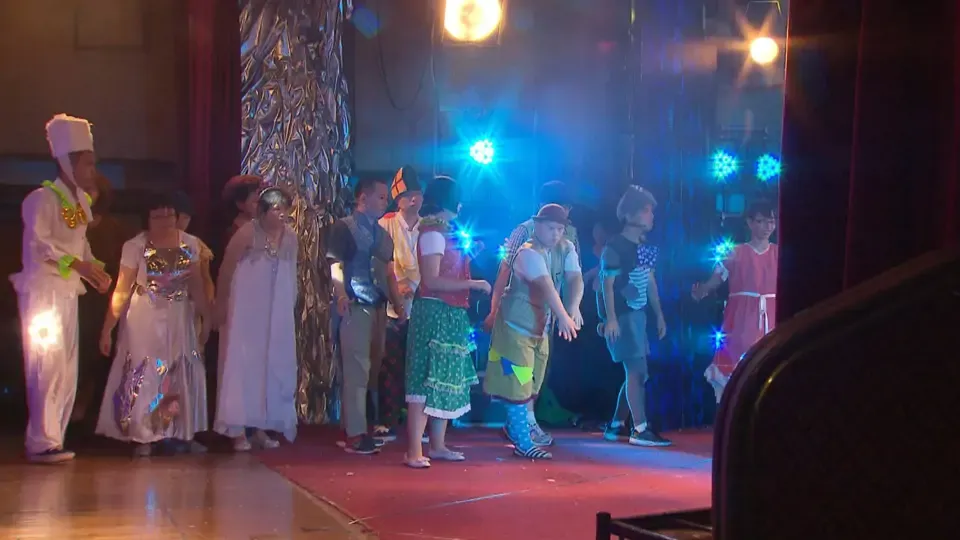 Stories of Kindness: Worthy of a Stage Ep3